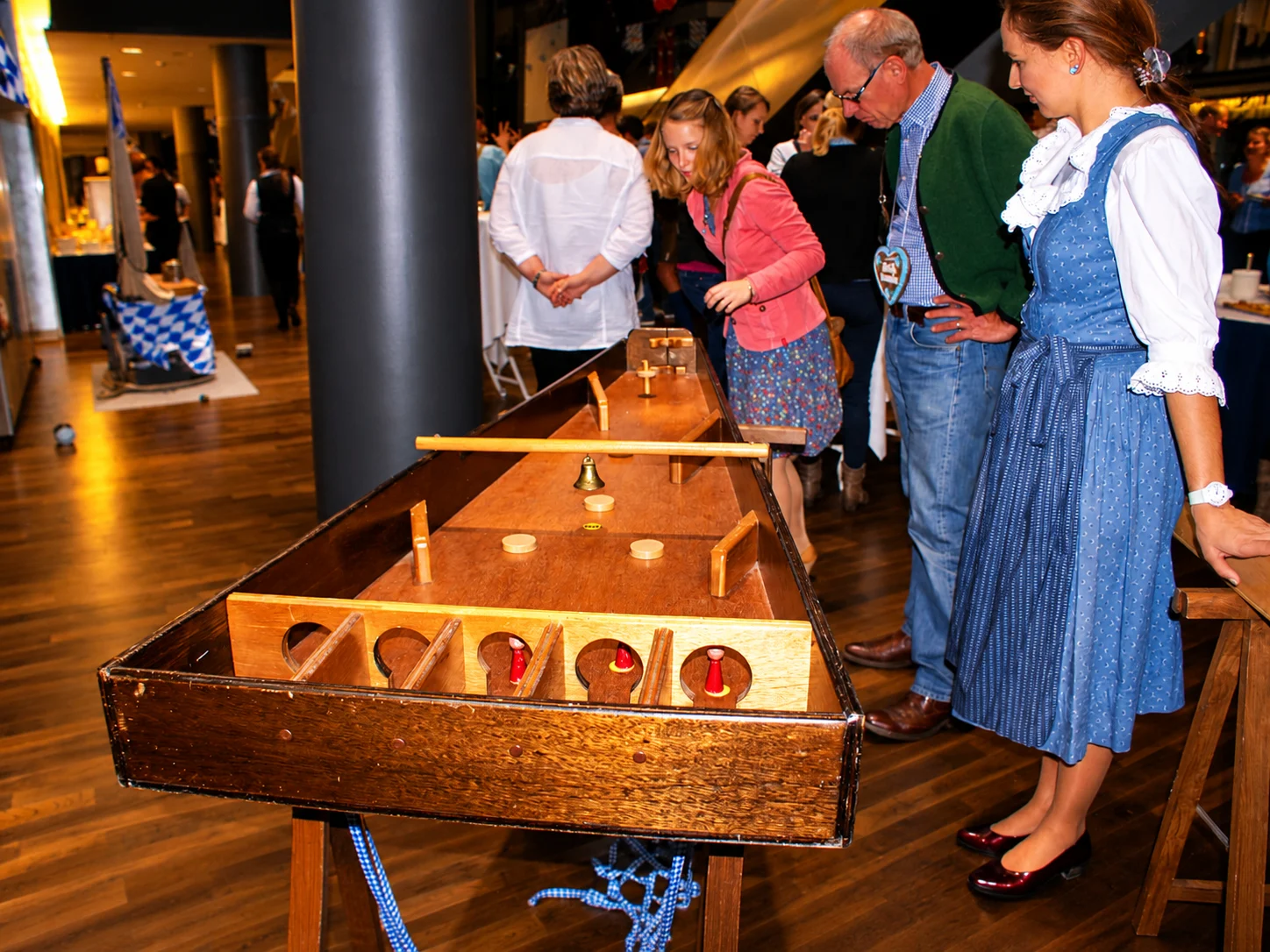 Holz-Spiele-Allee 7 Traditionelles Holzspiel im Festsaal